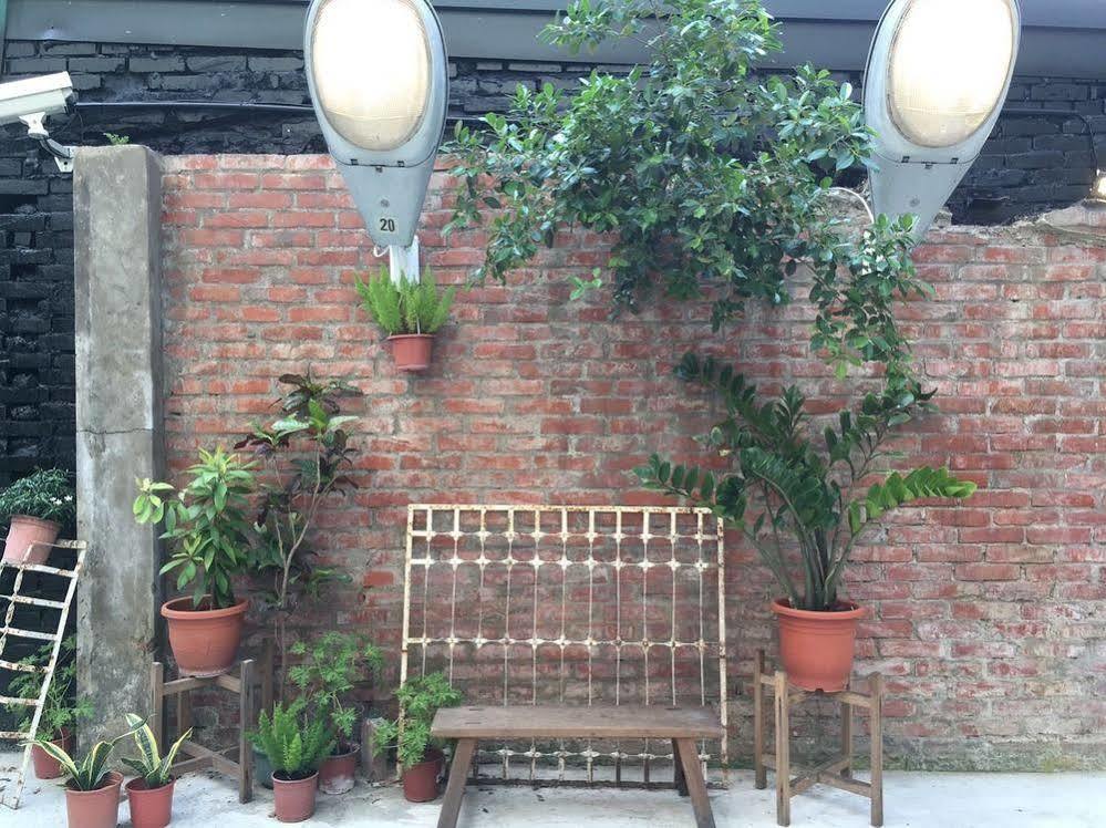 台南 バードアイ ガーデン【ペット可】 Bed & Breakfast エクステリア 写真